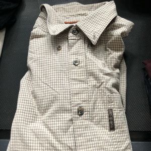 Columbia Long Sleeved Dress Shirt.